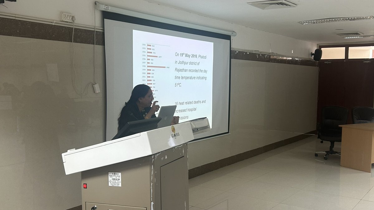 Sensitisation and training programme on #heat_related_illnesses for interns and residents (29.02.2024)

by @Cmfmaiimsjdh under the guidance of Prof. @raghavpankaja3 

Guest talk on #infrastructural_changes to tackle #heat by Prof. Anil K Gupta @nidmmhaindia