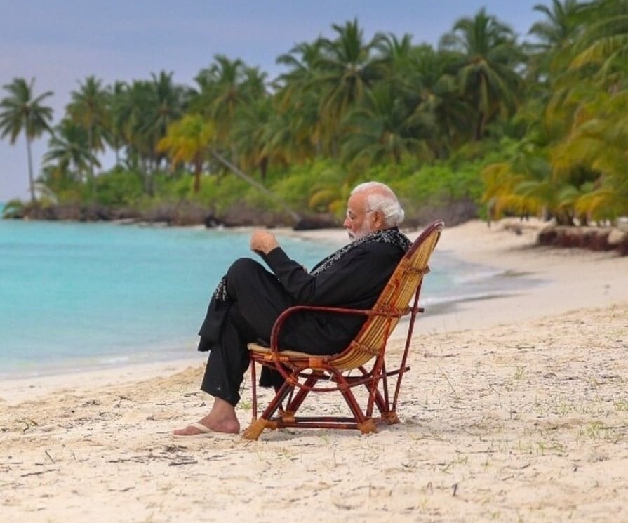 News Algebra tweet media