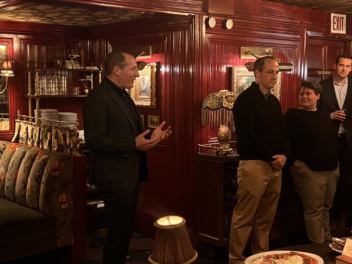 A huge congratulations to my colleague and co-founder of Avoq, Eric Sedler, on his recent appointment as a Board Member and Interim Executive at World Business Chicago

worldbusinesschicago.com/allnews/chicag…