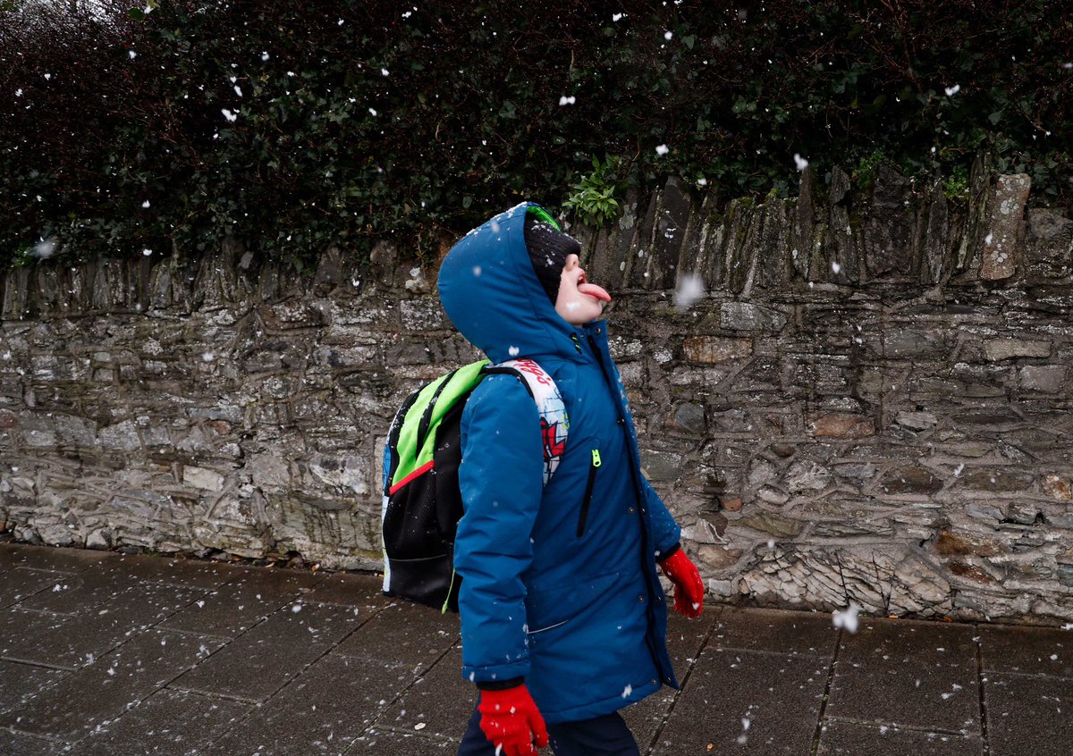 You can always guarantee some snow in Rathcoole, county Dublin. Very wet out there bring the umbrella if your going for a walk! @CarlowWeather