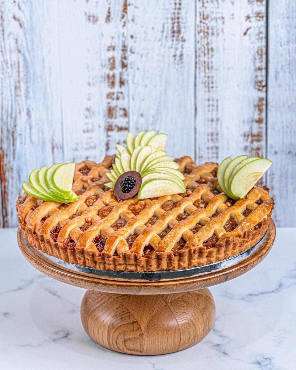 Pecan Cashew Nut Pie or Apple Pie?

#walnutgrove #mykonos #dubai #sandtoncity #dubailife #mykonoslife #coffee #cafe #foodblogger #cake #pie #pecanpie #applepie #desserts #dessert #bakedgoods #foodporn #yummy