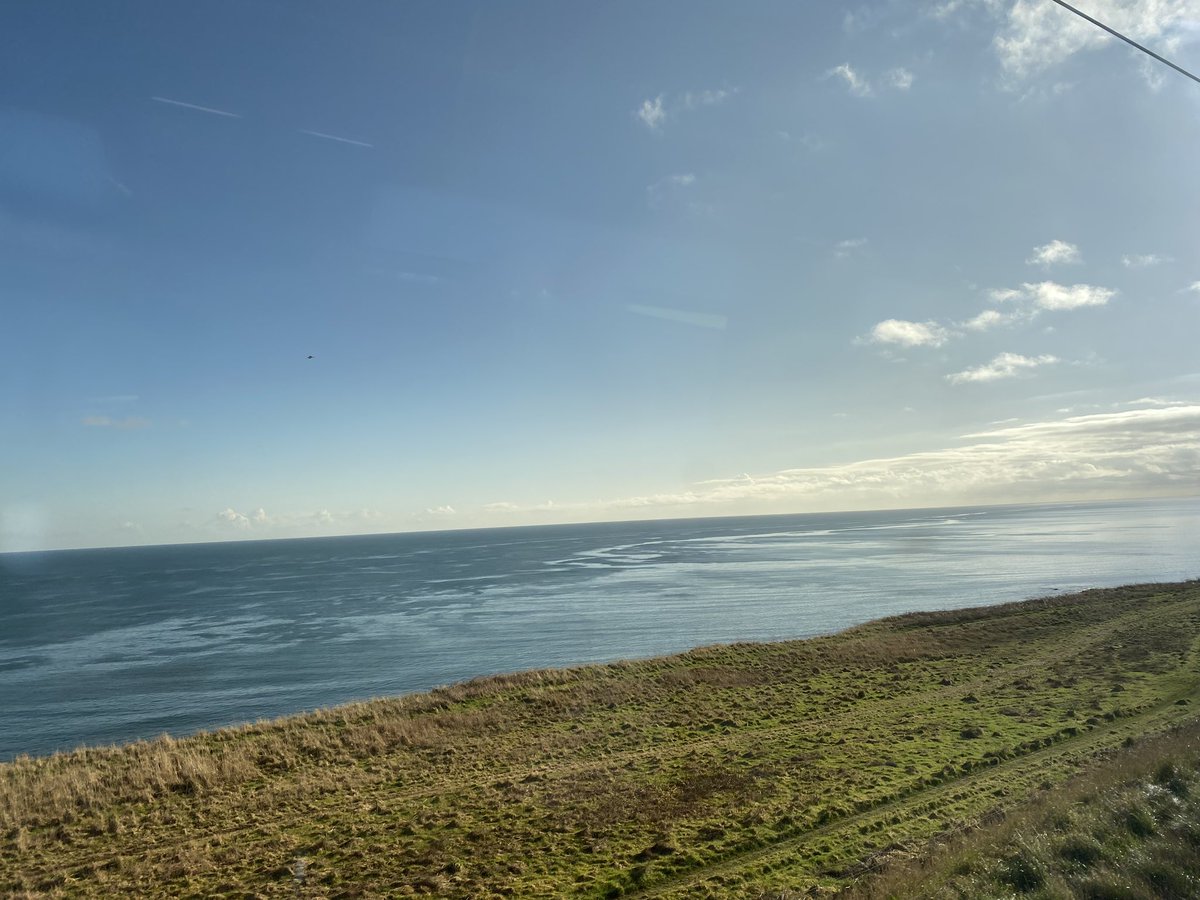 Manchester bound to attend <a href="/BSHAAUK/">BSHAA</a> conference tomorrow. I’m delivering a short session our wee team have newly developed on Professionalism. Here is the very bonny East Lothian coastline from the train. Weather deteriorating the further south I go! ☔️<a href="/The_HCPC/">HCPC</a> @KellieGreen0