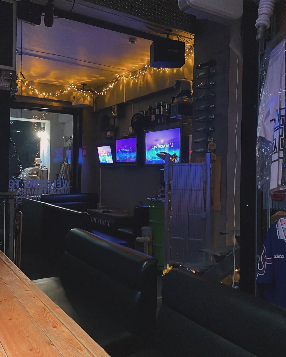 matsuyama_bace's tweet image. MATSUYAMABASEです！
早いことに3月になりましたね🈷️ ✨
BASEは基本毎日営業しておりますので是非お越しください！
お待ちしております！

 #松山市BAR
 #愛媛県BAR
 #MATSUYAMABASE