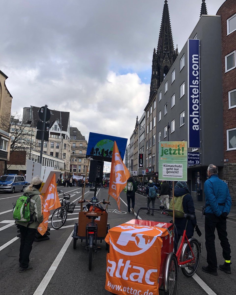 Attac Köln (@attackoeln) on Twitter photo Aufstellung zum #Klimastreik in #köln #wirstreikenzusammen #wirfahrenzusammen
@junges_attac <a href="/Attacd/">Attac Deutschland</a> Aufstellung zum #Klimastreik in #köln #wirstreikenzusammen #wirfahrenzusammen
@junges_attac <a href="/Attacd/">Attac Deutschland</a>
