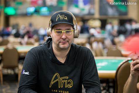 HellmuthFanbase's tweet photo. 🏅 "Phil Hellmuth demonstrates how to turn opponents' provocations into fuel for victory. How does he stay cool under pressure and strategically counterattack? #CalmUnderPressure #PhilHellmuth" https://t.co/MSTNVaigWA