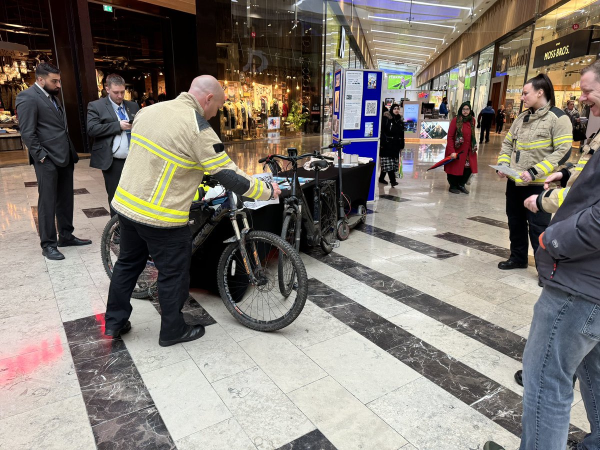 Fire crews are at #broadway #bradford this morning giving advice on the dangers of e-scooters and e-bikes. Very informative and a few freebies to be had also. Come down and find out a little bit more @WYFRS @WYFRSBfdTeam #bradford #lithiumion #ebike #escooter #roadsafety