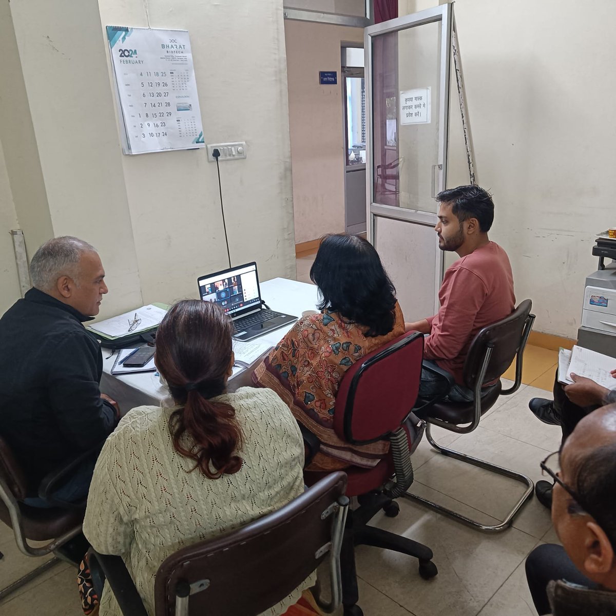 SIFPSA's tweet photo. कानपुर मंडल : अपर निदेशक की अध्यक्षता में मंडलीय एवं जनपदीय अधिकारियों के साथ वर्चुअल प्लेटफॉर्म पर समीक्षा की गई। बैठक में जेडी, डिविजनल मैनेजर, सीएमओ, सीएमएस, एई, जेई, डीपीएम, डीसीपीएम, डीएएम द्वारा प्रतिभाग किया गया।
@brajeshpathakup @InfoDeptUP @DivKanpur @dhs_kanpurnagar @DMKanpur