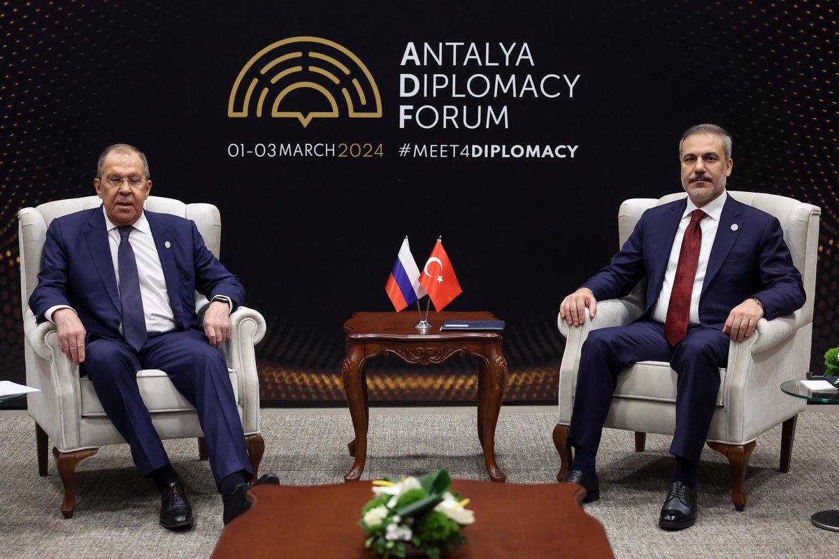 Minister of Foreign Affairs @HakanFidan met with Sergey Lavrov, Minister of Foreign Affairs of Russia on the margins of Antalya Diplomacy Forum (#ADF2024). 🇹🇷🇷🇺

#MEET4DIPLOMACY
#ThinkTogetherActTogether