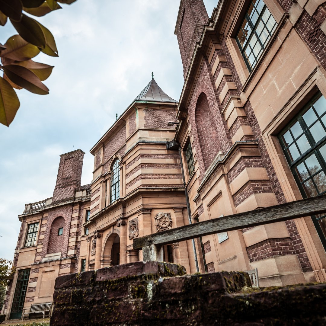 A monument to the beauty of inter-war London! Visit Eltham Palace this March and discover one of the finest examples of art-deco design in England. Open Wed – Sun 10am – 4pm. >>> english-heritage.org.uk/visit/places/e…