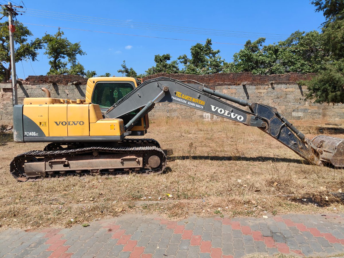 trramesh's tweet image. Jai Shri Narayana !

Great News!

     After seeing Sunday edition of Dinamalar Madurai reporting the news of demolition of the ancient Temple Fort in Azhagarkoil using bulldozers, I went to Sri Kallazhagar temple, Azhagarkoil, Madurai  yesterday and did an extensive inspection…