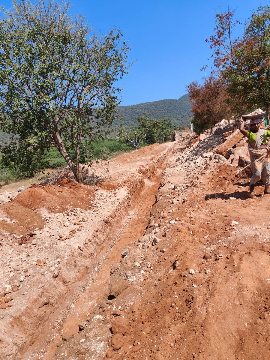 trramesh's tweet image. Jai Shri Narayana !

Great News!

     After seeing Sunday edition of Dinamalar Madurai reporting the news of demolition of the ancient Temple Fort in Azhagarkoil using bulldozers, I went to Sri Kallazhagar temple, Azhagarkoil, Madurai  yesterday and did an extensive inspection…