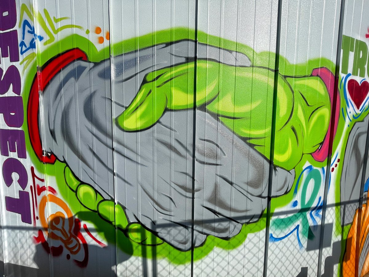 TraeIsAAc's tweet image. Recently had the privilege to complete this wrap-around mural for @Constellium that reflects the work they do in the field of aluminum production and their diverse family-like work force.

TRAEISAAC.com

#traeisaac #aluminum #constellium #mural #watertower #factory