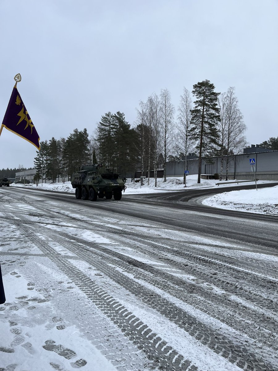 CapaPietilainen's tweet photo. Viestiaselajin vuosipäivä 1.3.2024 Vekaranjärvellä. Itä-Suomen Viestipataljoona kumppaneineen esitti parasta osaamistaan. @MPKoulutus mukana. 👍🇫🇮 @KarjalanPR #isvp #puolustusvoimat #reservi #johtamisjarjestelmat https://t.co/S8dpl8FXId
