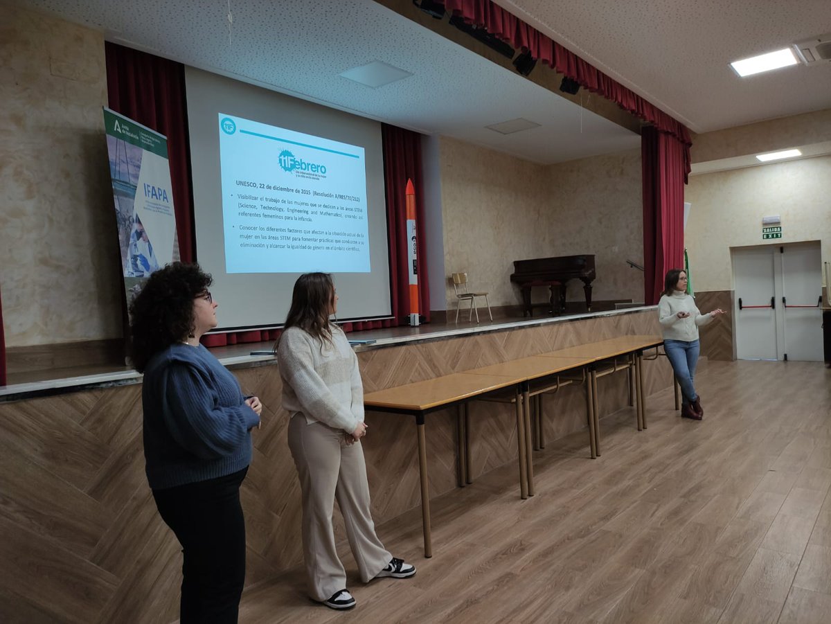 IFAPA (@ifapajunta) on Twitter photo Investigadoras del #IFAPA y <a href="/ProdCyT/">Producciones Científicas y Técnicas</a> desarrollan en <a href="/Juan23_Cartuja/">Juan XXIII Cartuja</a> la actividad “Del suelo al espacio” con motivo de las actividades del Día de la Mujer
Se ha mostrado a los alumnos la labor investigadora agraria y su repercusión, destacando el papel de la mujer en la ciencia👩🔬 Investigadoras del #IFAPA y <a href="/ProdCyT/">Producciones Científicas y Técnicas</a> desarrollan en <a href="/Juan23_Cartuja/">Juan XXIII Cartuja</a> la actividad “Del suelo al espacio” con motivo de las actividades del Día de la Mujer
Se ha mostrado a los alumnos la labor investigadora agraria y su repercusión, destacando el papel de la mujer en la ciencia👩🔬