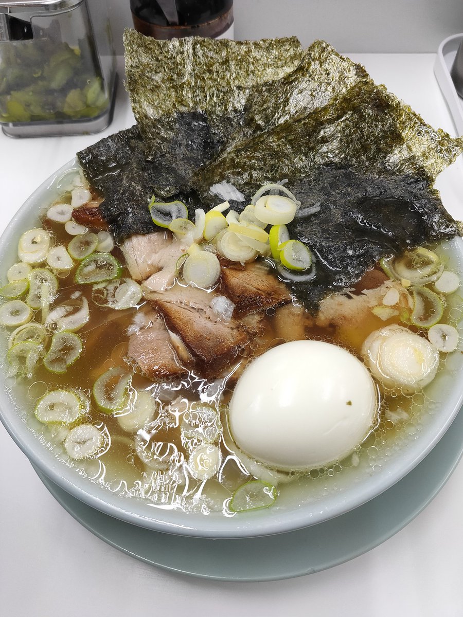 edonomori's tweet photo. 高円寺ともちんラーメンさんの特上中華そば(塩変更) https://t.co/8H9gQoIiEu