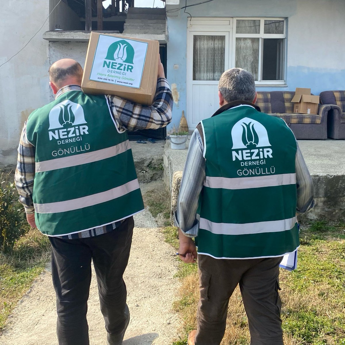 NezirDernegi's tweet image. 📍Nezir; Çankırı ve Düzce’de

📦 İhtiyaç sahibi ailelerimize adak kurban ve gıda yardımı yaptı. 

Bağışlarınızla destek olmak için; 

🌐 nezir.org/bagis/genel-ba…

📨 Sms ile bağış yapmak için👇

📱BAĞIŞ ➡ 7680 [50TL]

☎ 0 216 420 76 76

#Yardımlaşma