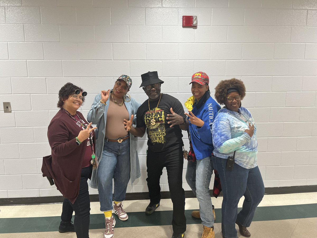 The West is celebrating “School Daze” as our culminating activity for BHM. The Admin Team is ready for a great day of learning! @prin_pauldwest @dajmlinc @LennetteJones @APRagland @revels_theresa @PaulDWestMiddle