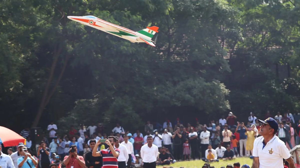 🎉 Pune's Maharashtra Mandal celebrates 100 years with an Aeromodelling Show on March 3, 2024! 🛩️ Feat. flying eagles, stunts & more at Mukund Nagar! #PuneEvents #AeromodellingSpectacle #CentennialCelebration 
Details: punenow.com/pune-wings-of-…
