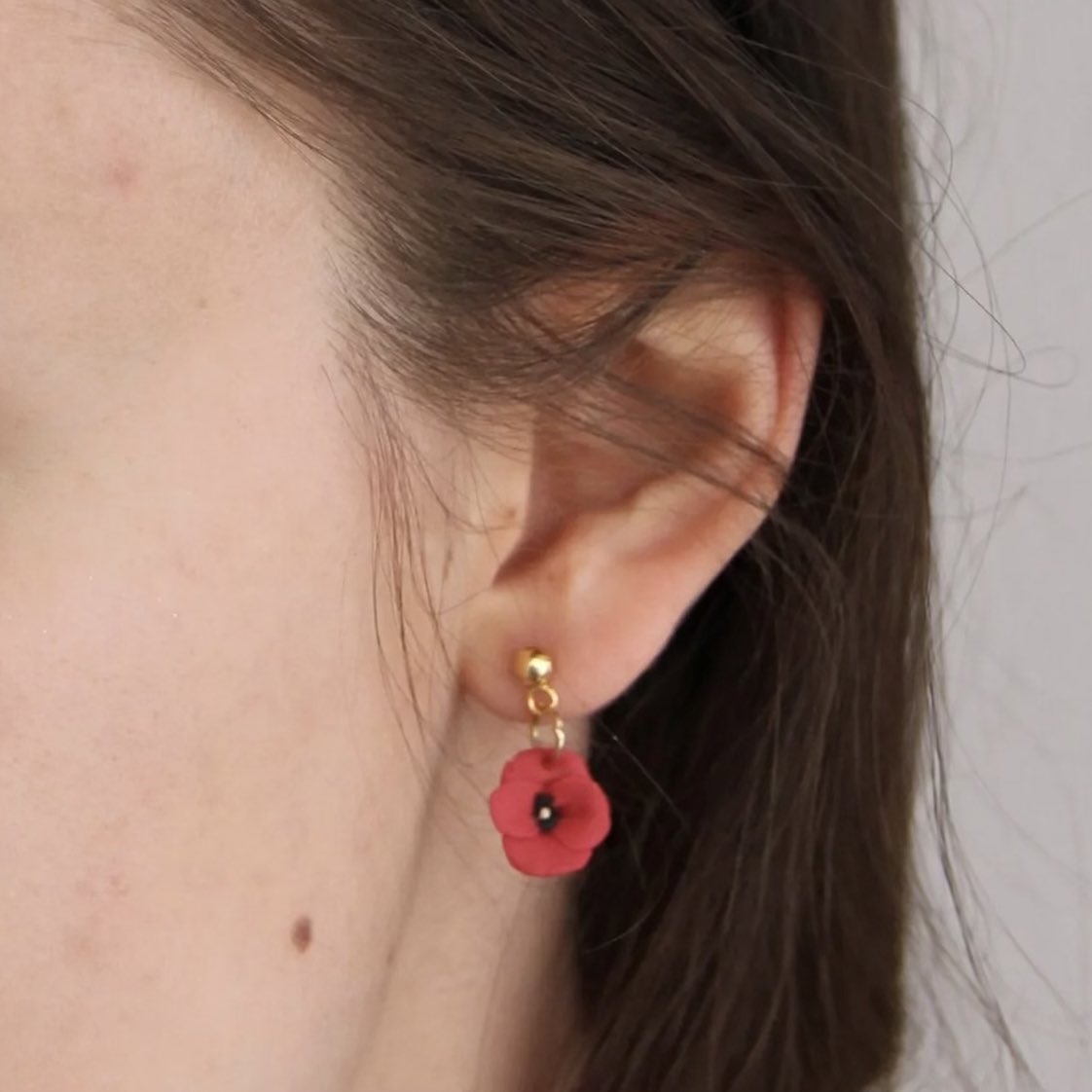 🌸🎈 Tirage au sort 🎈🌸 Pour débuter ce mois de mars en beauté, je vous propose de gagner ces boucles d’oreilles ! Pour participer il suffit de RT + me follow, bonus si tu invites quelqu’un. Résultat Jeudi 7 mars à 16h !