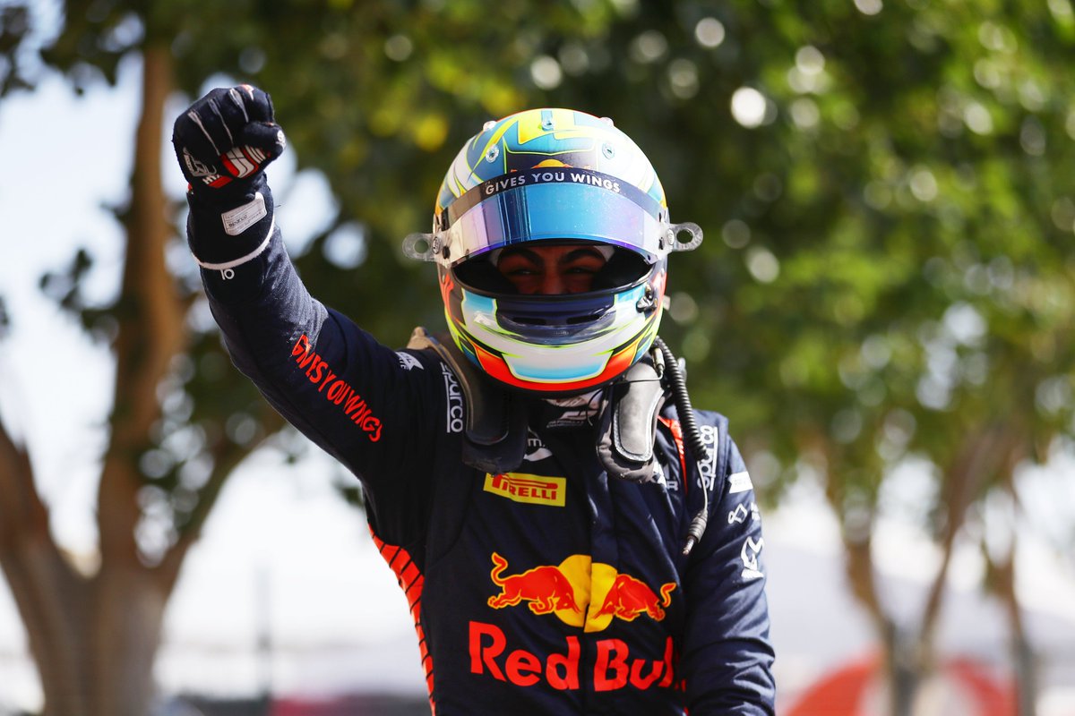 Formula3's tweet photo. Youngest driver on the grid 👶
FIA F3 debut ✅
Sprint Race win 🏁

Just Arvid Lindblad things 😏

#BahrainGP #F3 https://t.co/qVAFJXmI2F