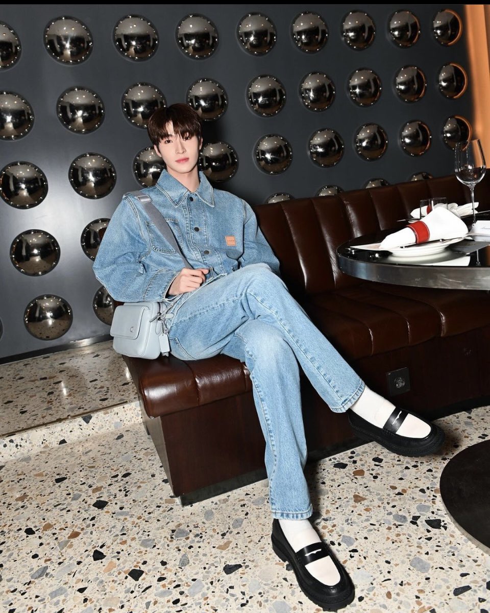 ikemencrush's tweet photo. 03012024 ๐ฉตโ๏ธ
Blue at Coach Cafe in Jakarta ๐ฎ๐ฉ
#Thailand #actor #model #BluePongtiwat #TravelwithBlue #instaupdate #handsome #gorgeous https://t.co/ApGXfRvlB4