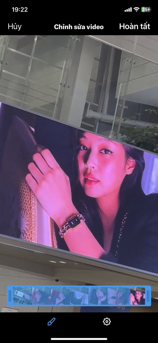 INCHEON AIRPORT FROM BLUELOVE’s MEMBER 💖

JENNIE FOR CHANEL WATCH #JENNIEXCHANEL  #CHANELPremiere #CHANELWatches  @CHANEL @oddatelier