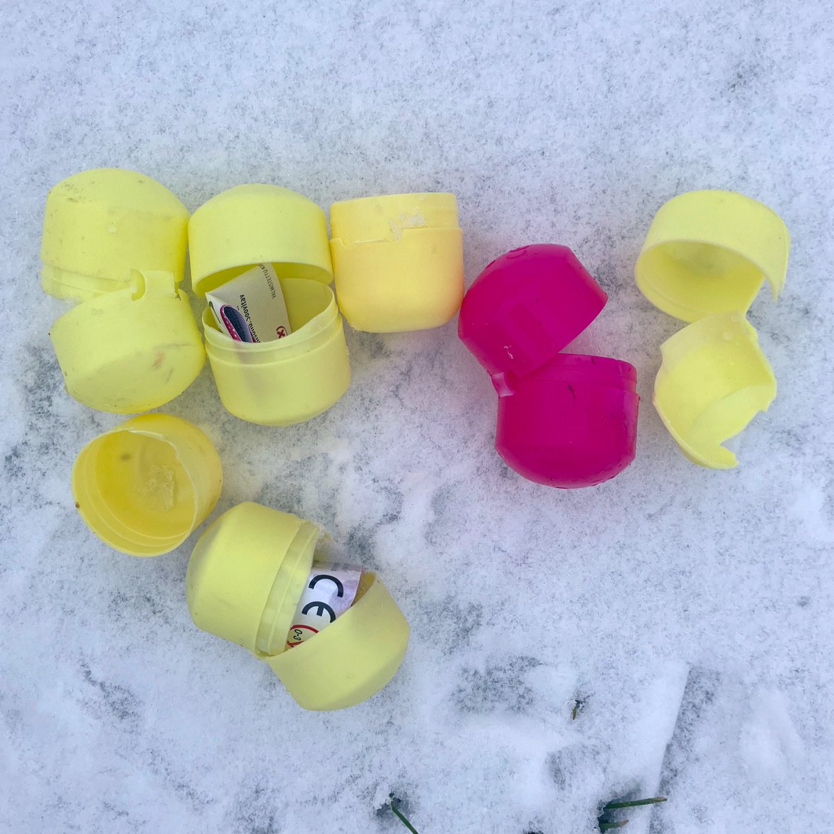 kaisupaulanto's tweet image. Koskee myös sua. Älä roskaa. Roskajuoksusesongin lisäksi myös pääsiäismunasesonki käsillä. #plogging #spogomi