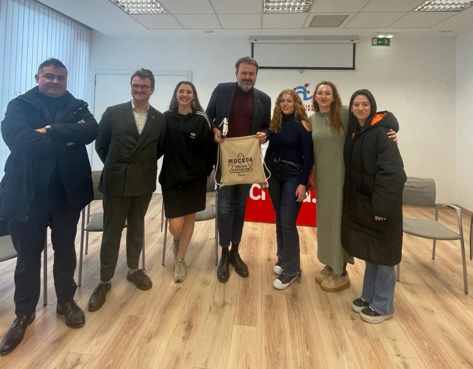 Conseyu Mocedá Xixón (@conseyu) on Twitter photo Hoy junto a otras entidades ,nos reunimos con <a href="/rubenperezEU/">Rubén Pérez Correa🔻</a>, secretario de <a href="/JuventudInfGob/">Ministerio de Juventud e Infancia</a>.
🗣️Desarrollo de la Ley Estatal de Juventud que garantice el art. 49
de la Constitución Española.
✅ Ejemplos de buenas prácticas de participación #juvenil. Hoy junto a otras entidades ,nos reunimos con <a href="/rubenperezEU/">Rubén Pérez Correa🔻</a>, secretario de <a href="/JuventudInfGob/">Ministerio de Juventud e Infancia</a>.
🗣️Desarrollo de la Ley Estatal de Juventud que garantice el art. 49
de la Constitución Española.
✅ Ejemplos de buenas prácticas de participación #juvenil.