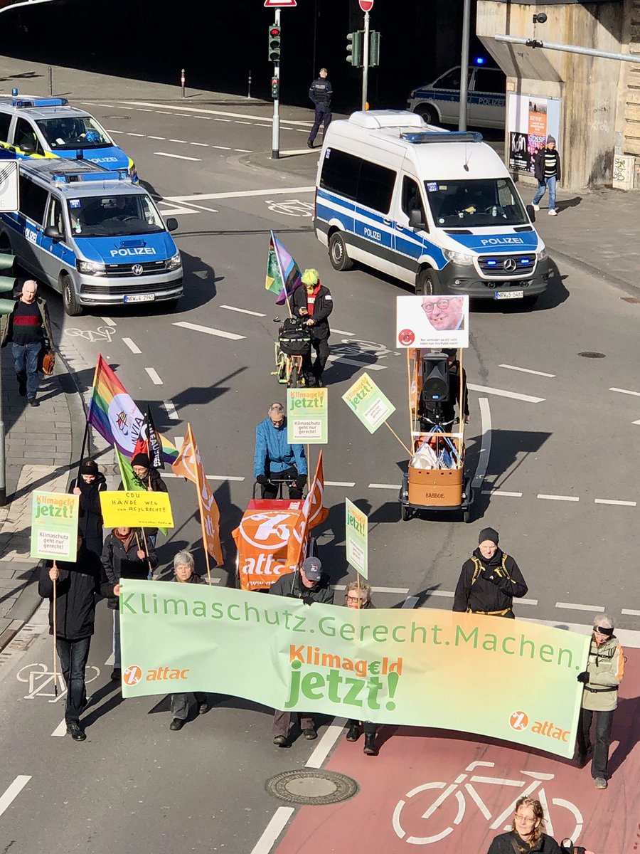 Attac Köln (@attackoeln) on Twitter photo Klimaschutz.Gerecht.Machen.
#klimageldjetzt #wirstreikenzusammen <a href="/Attac_Berlin/">Attac Berlin</a> <a href="/Attacd/">Attac Deutschland</a> <a href="/FFF_Koeln/">Fridays For Future Köln</a> Klimaschutz.Gerecht.Machen.
#klimageldjetzt #wirstreikenzusammen <a href="/Attac_Berlin/">Attac Berlin</a> <a href="/Attacd/">Attac Deutschland</a> <a href="/FFF_Koeln/">Fridays For Future Köln</a>