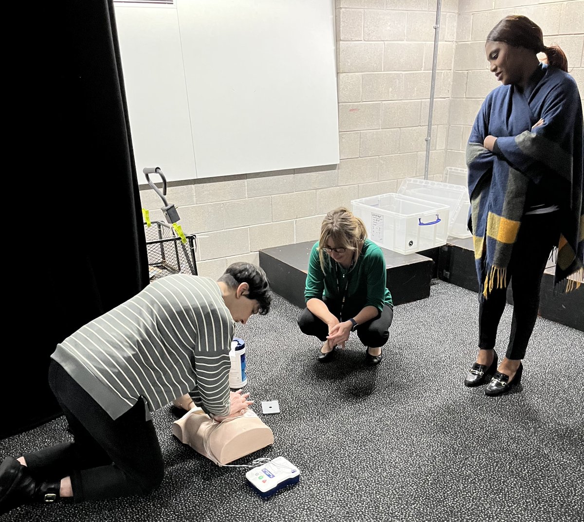 BWTrustCPD's tweet photo. A huge thank you to Nigel Barrett, BWT CCF instructor, who over the month of February, trained 40 colleagues across the Trust on '#EmergencyFirstAid in Schools'.
The session covered CPR on adults, children and babies, and training on EpiPens and Asthma.
#FirstAid #CPD https://t.co/YW7mQ4PtYS