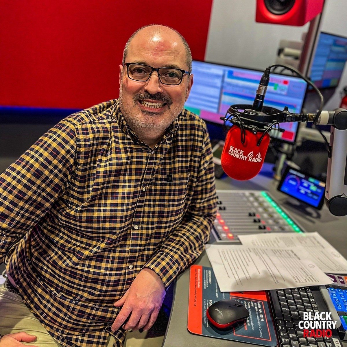 Friday Night Clive is back with @DJClivePayne from 6pm, on the way...

- GP, Dr Jim Robinson discusses obesity and what we can do to improve our health.
- Julia Hayes on the @cukwestmidlands #CreateGrowthProgramme and how it will help local businesses.

📲 onelink.to/wearebcr