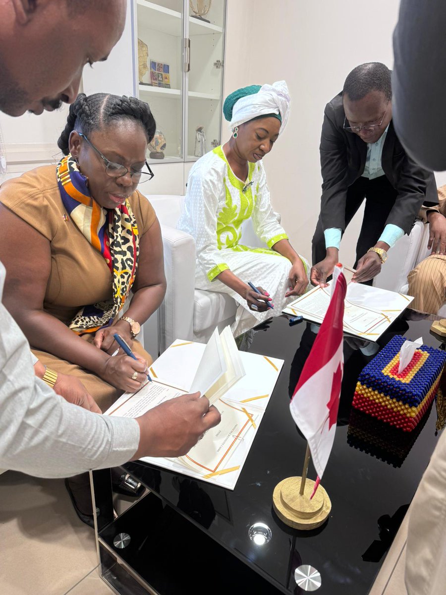 CanadaCameroon's tweet image. Canada in Chad: H.E. Ambassador Lorraine Anderson is proud to have signed the Canada-Chad Cooperation Framework Memorandum of Understanding with H.E. Mrs. Isabelle Housna Kassiré, Secretary of State for Foreign Affairs. #DevelopmentAid #Feministpolicy @Lorraine_Canada @MFAchadian