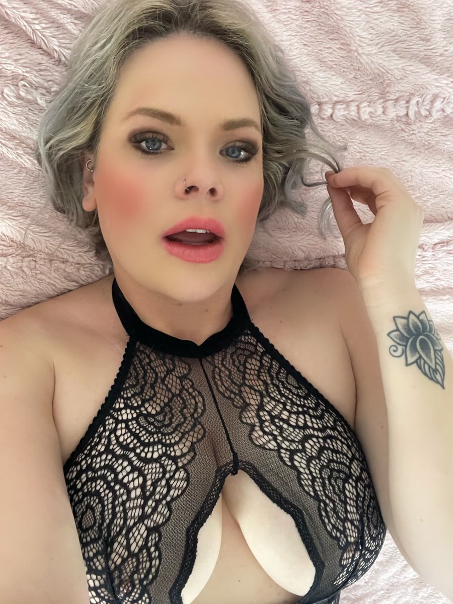 missjessuk's tweet image. Am I your type?