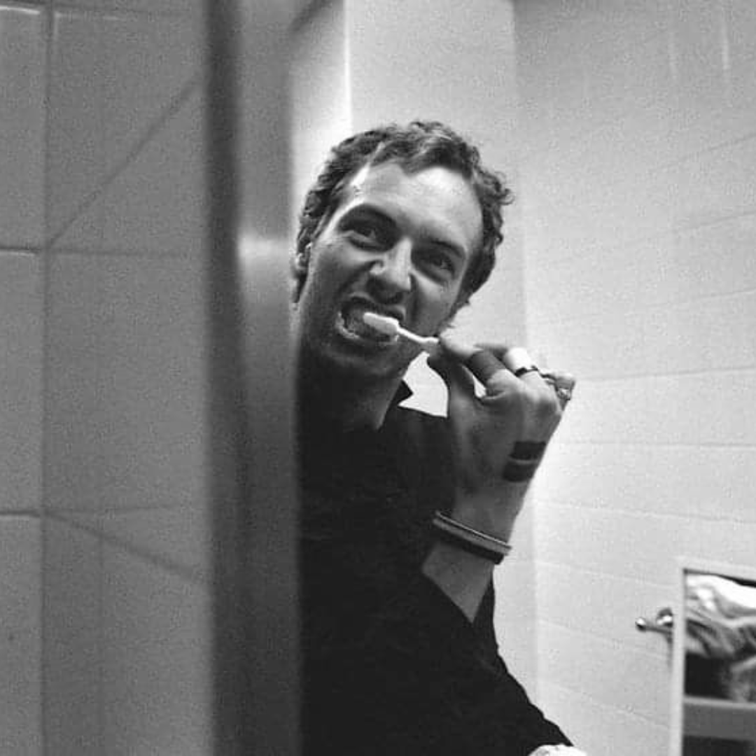 parlophone's tweet photo. Happy Birthday to the one and only, Chris Martin! 🎂 

So many reasons why Chris Martin is a legend, to celebrate his birthday, here’s a look back at Chris through the years ❤️✨ https://t.co/tFQqaXXKJ8