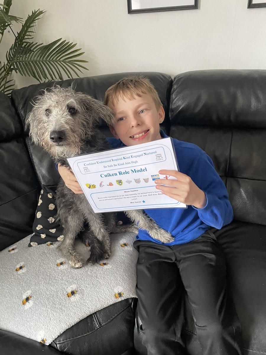 AbblettJackie's tweet photo. Fabulous Friday winner for mason photo with vini and his bed head 😂🙈 @Cuiken_Primary @Mrs_BCPS https://t.co/zLDpTsYHdW