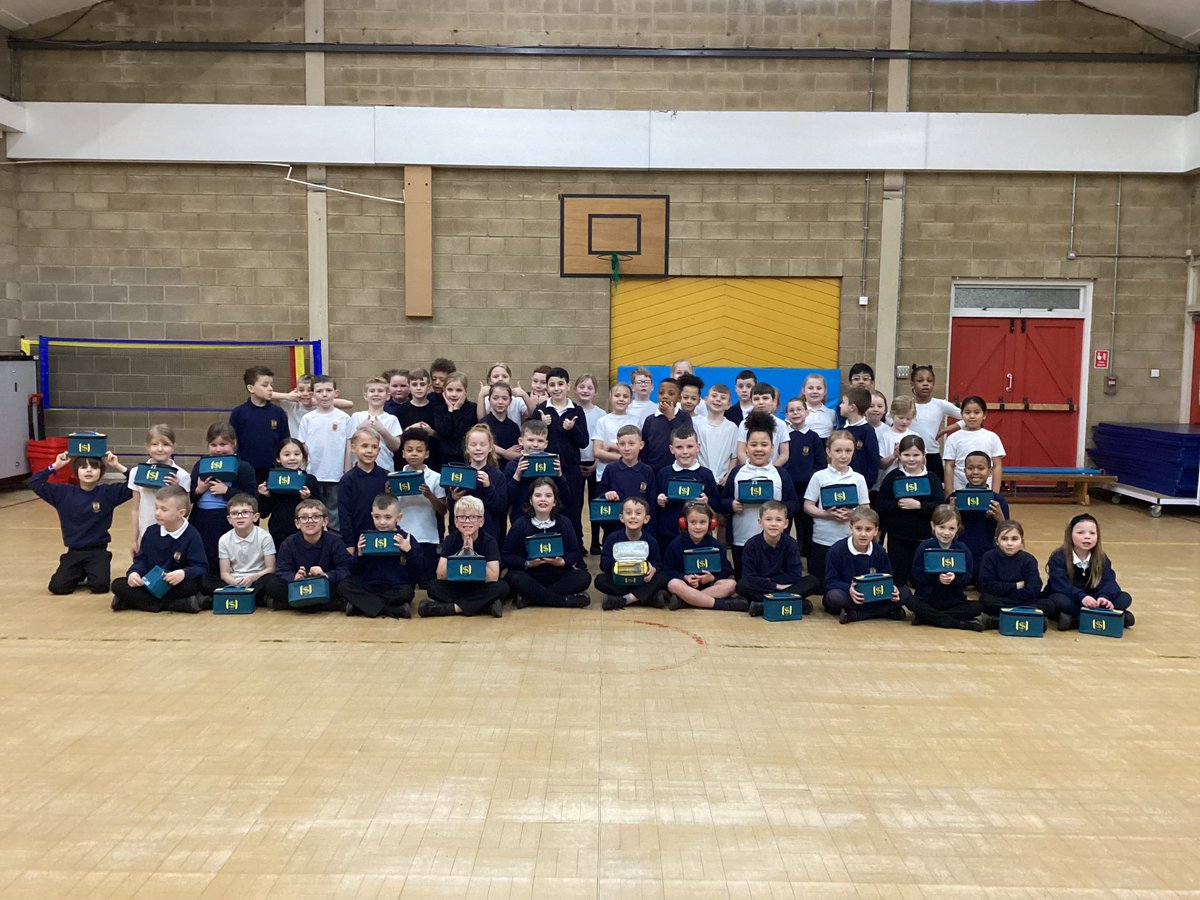 Year 3 have been very lucky to have a visit from the Element Society today. The children took part in a shopping challenge, looking at how to budget money. All the children have received a personalised lunch box and water bottle! Thank you so much 😊