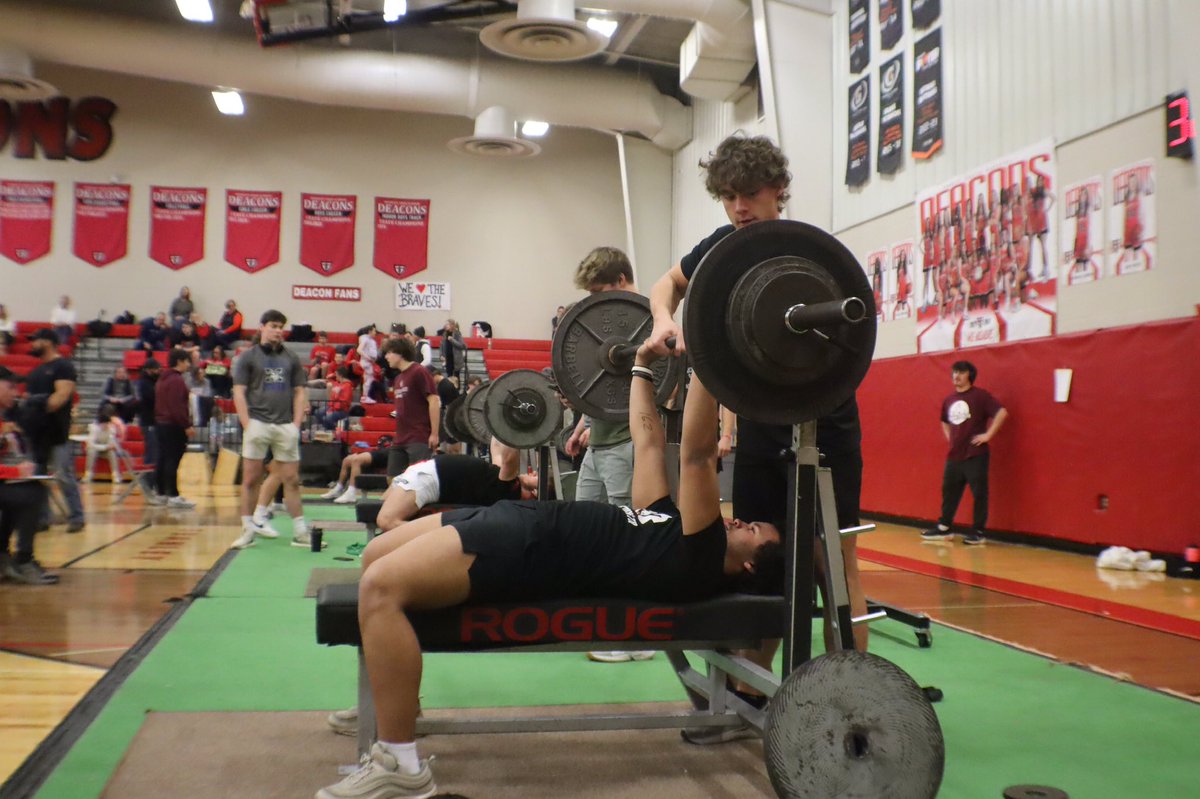 Mandan Weightroom tweet media