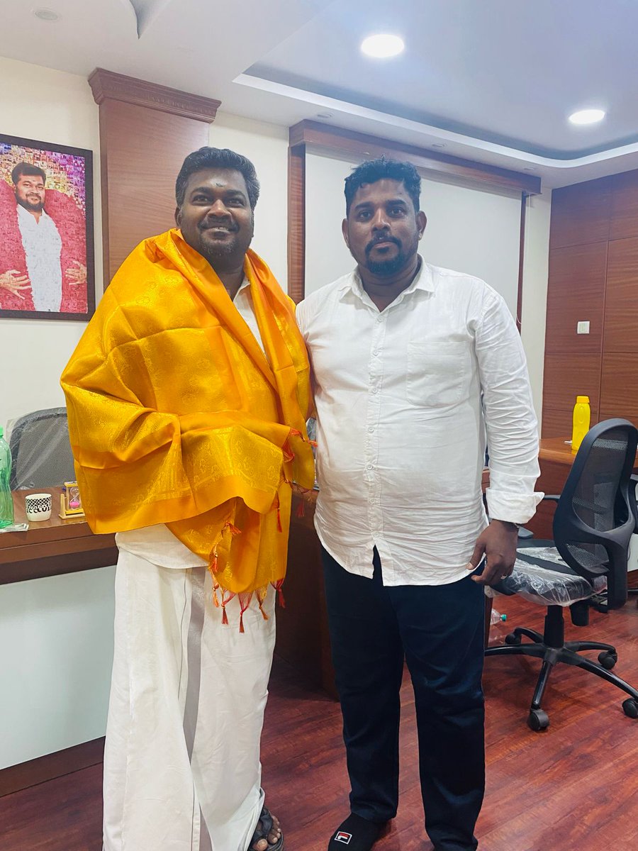 tndwwa's tweet photo. @tndwwa  நிறுவனத் தலைவர் டாக்டர். @kaizensukumar மற்றும் துணைத் தலைவர் S.துரைராஜ் அவர்களை மரியாதை நிமித்தமாக சந்தித்து பொன்னாடை போர்த்தி வாழ்த்துக்களை பெற்றுக் கொண்டேன்.

@labour_talk 

#SUKUMARBALAKRISHNAN #DrSukumarbalakrishnan #TNDWWA
#LabourTalk #metropeople #Sukumar #TNDWWA https://t.co/jd4cAOVnvi