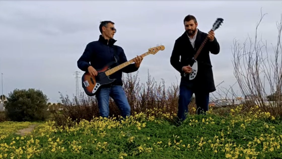 Desde Cádiz nos llega el nuevo videoclip de <a href="/LJyDramaQueens/">Lady Jane y sus Drama Queens</a>, la banda de Frank Pelutti acompañado aquí por Antonello Baizán (Cruz Bengala), Alberto Roadway (<a href="/Detergentepop/">Detergente Líquido 液体洗剤</a> ), Lucía Torres y Miguel Otero (La Jvnta)

youtu.be/V2OTWoIyr-U