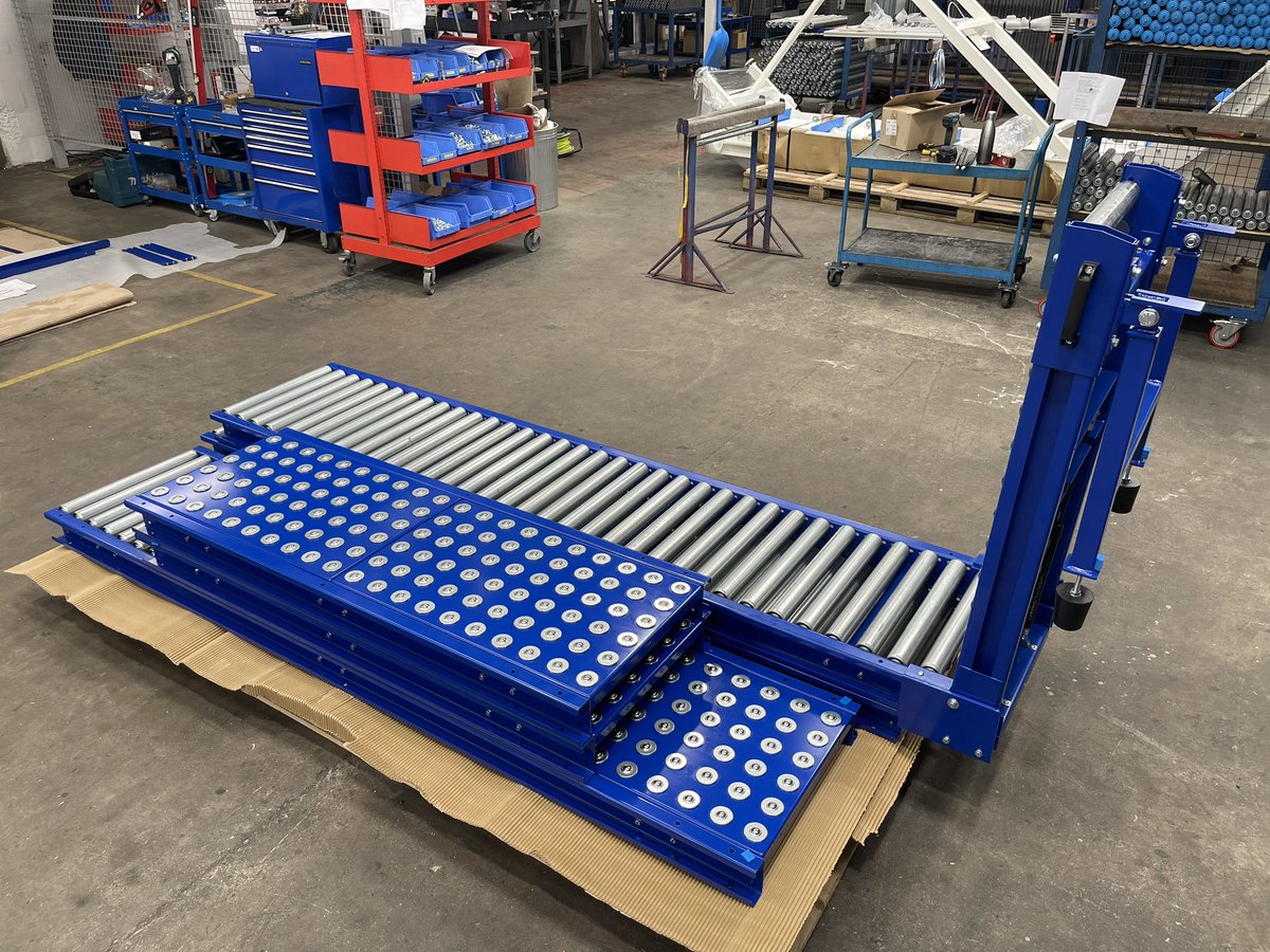 KCT 3 #gravityconveyors straight sections, gates, ball conveyors, curves, range of supports including mobiles. conveyorsections.co.uk/gravity-convey…