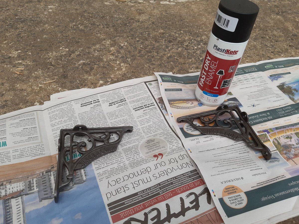 mouse_workshop's tweet image. Using a leftover floor joist from the attic conversion, I made a radiator shelf. The wood was aged using a hammer, cutting splits in the wood using a multi-tool and burnt before going over it with a wire brush. Finally stained and varnished. #upcycle #diy
