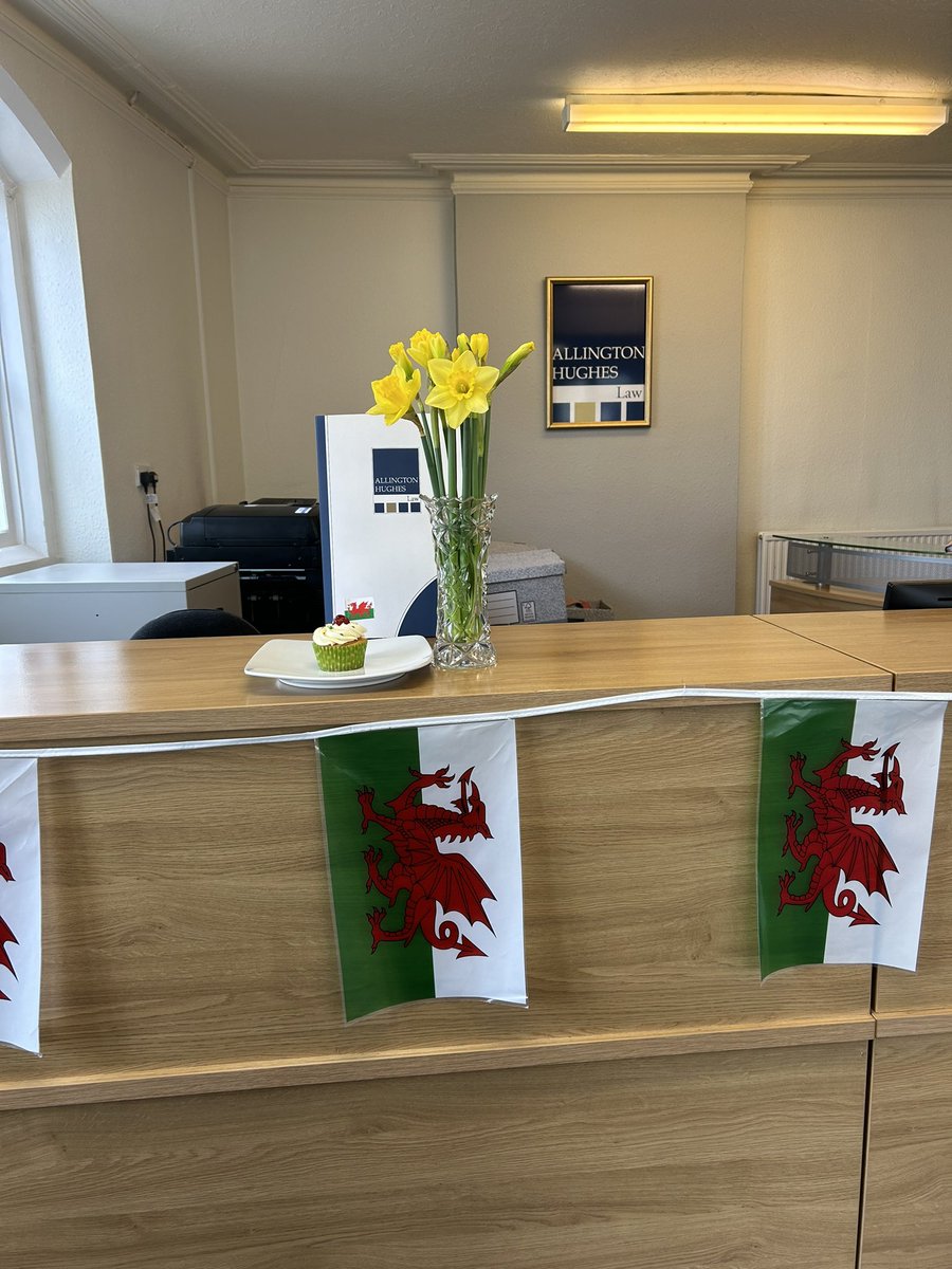 Dydd Gŵyl Dewi Hapus! Happy St David’s Day! 🏴󠁧󠁢󠁷󠁬󠁳󠁿🏴󠁧󠁢󠁷󠁬󠁳󠁿🎶”Cymru, Lloegr a Llanrwst”