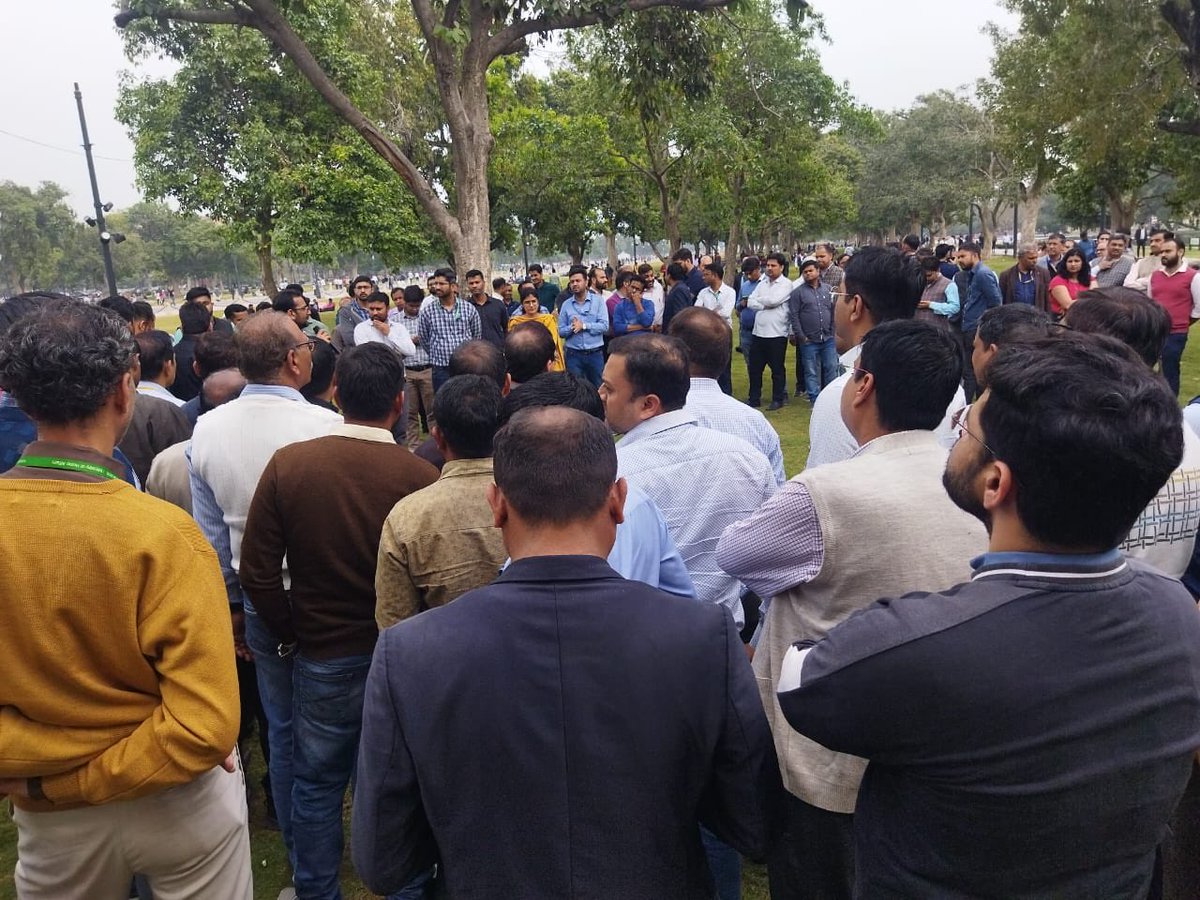 SahayarBairwa's tweet photo. Central Secretariat Service (CSS) officers who are considered as backbone of Central Government are waiting for Cadre Restructering Committee (CRC) Report, which was formed one and half year back. People are distressed and dismayed.
#ExpediteCSSCRC
#Savecss
@CSSforum_ https://t.co/ggktIpr1OS