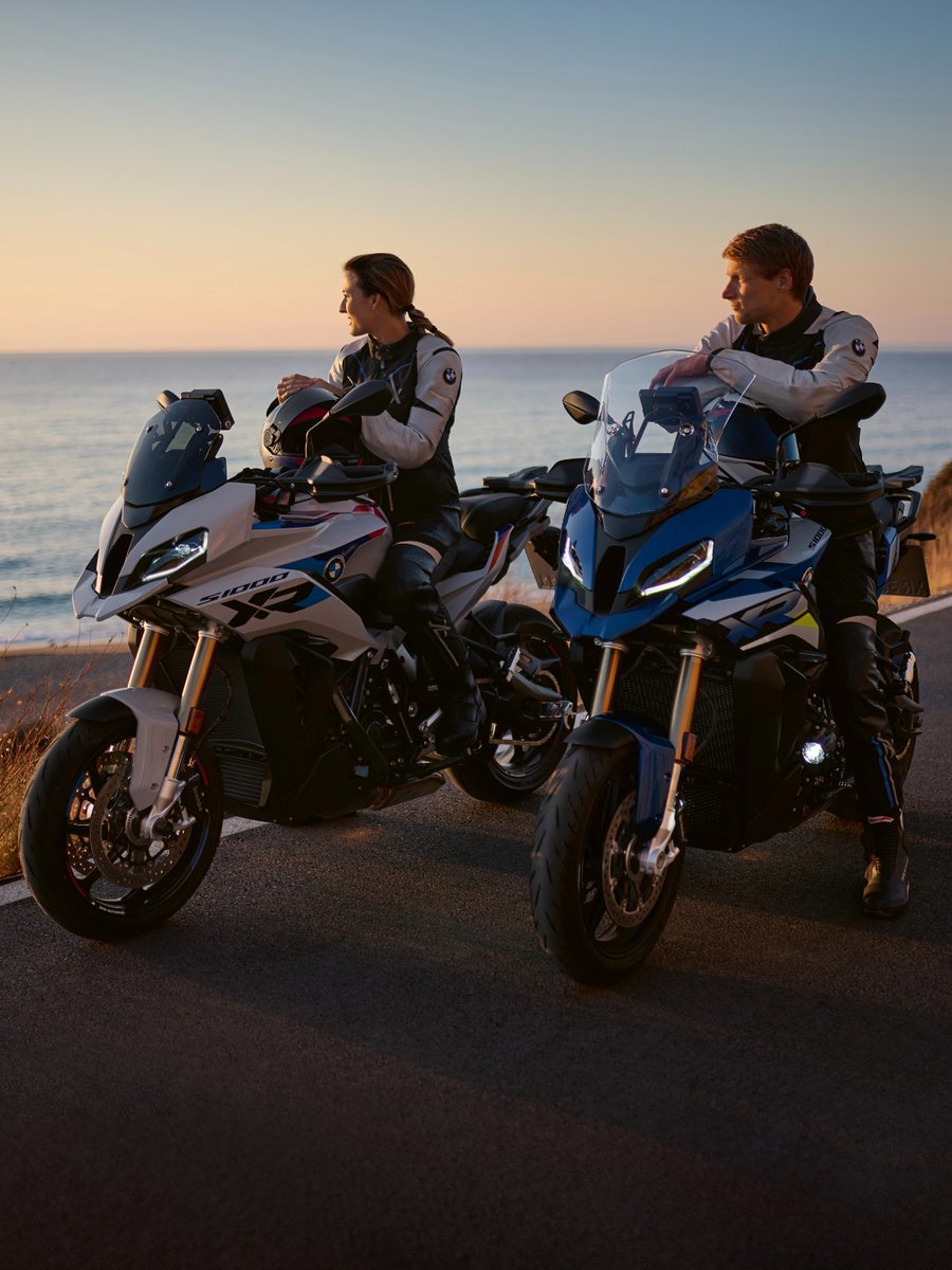 Today is #WorldComplimentDay! It's time to spread love and give some kind words to the people around you. 💙

Who do you want to say thank you to, and why? 🤝

#MakeLifeARide #S1000XR #NeverStopChallenging #BMWMotorrad