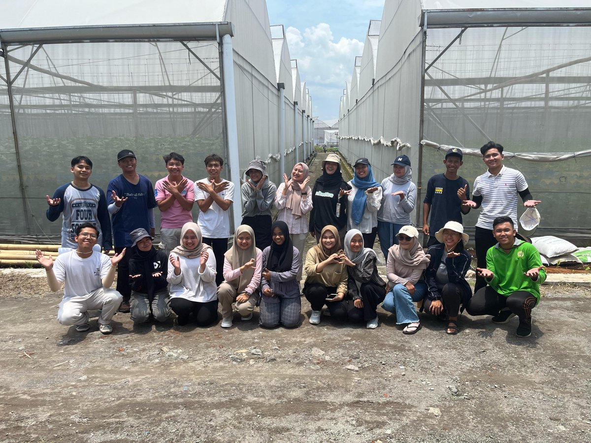 kuaskuning02's tweet image. ini foto hari pertama aku magang gaiss🫶🏽