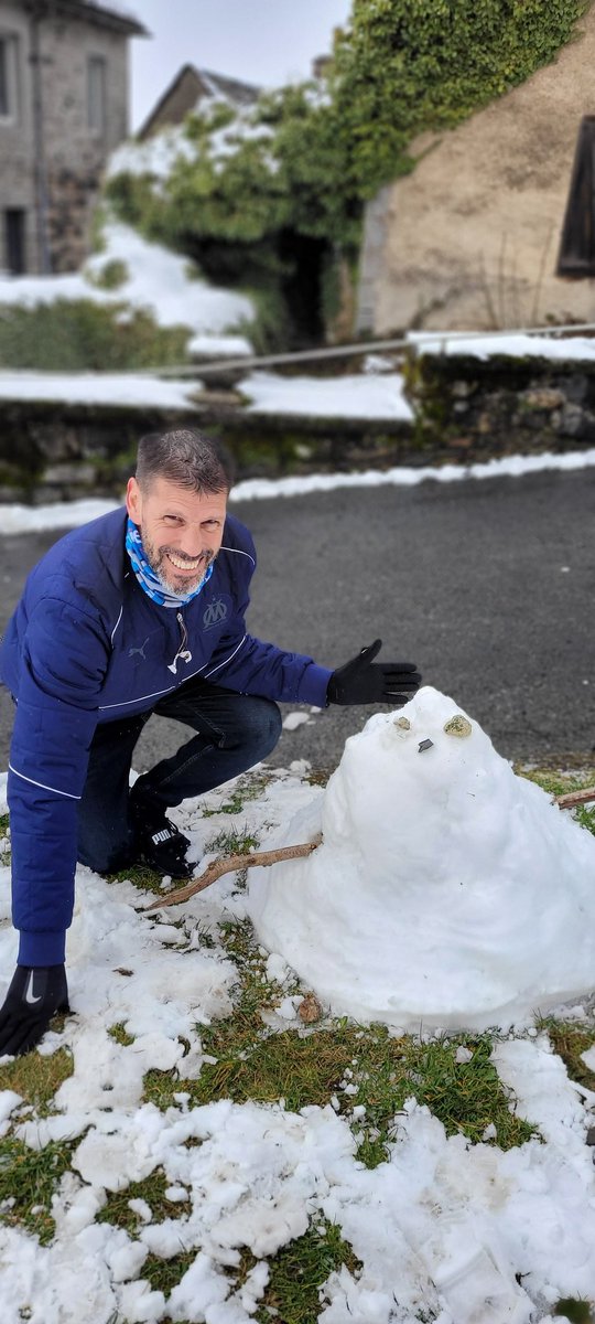 VidoandMC's tweet image. #SéjourAuSki #AlbumcréeOneDrive #Laguiole #DomaineDeBouyssou #Neige #Régal