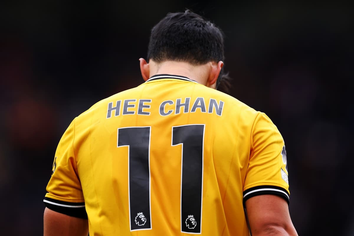 Gary O'Neil has confirmed that Hwang Hee-Chan is out for this weekend's game versus Newcastle. No time frame on his return yet.

#WWFC | #Wolves