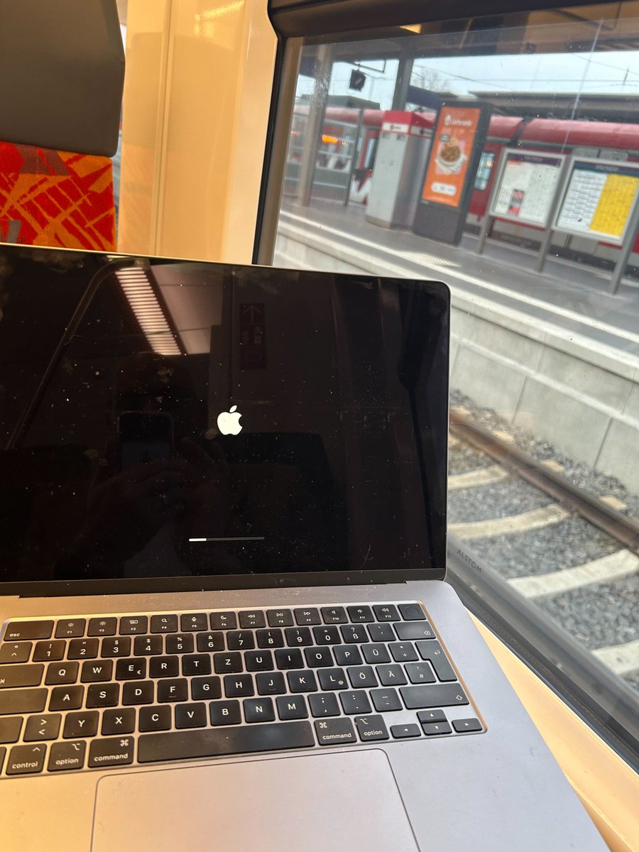 Effective_Stats's tweet image. Who says you can't work on the go? Because when you do what you love, there's no such thing as work, just passion. On the way to Vienna! 🚅🚆🏁🌟
#travel #workforpassion #workonthego