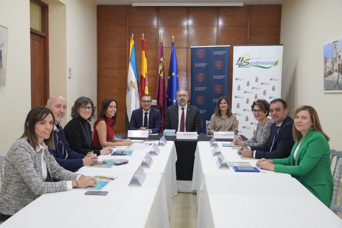 Presentación de la sede permanente de la UMU en Santomera con la presencia de su Alcalde y el Rector. Un nuevo proyecto ilusionante. #Santomera #sedepermanenteumu