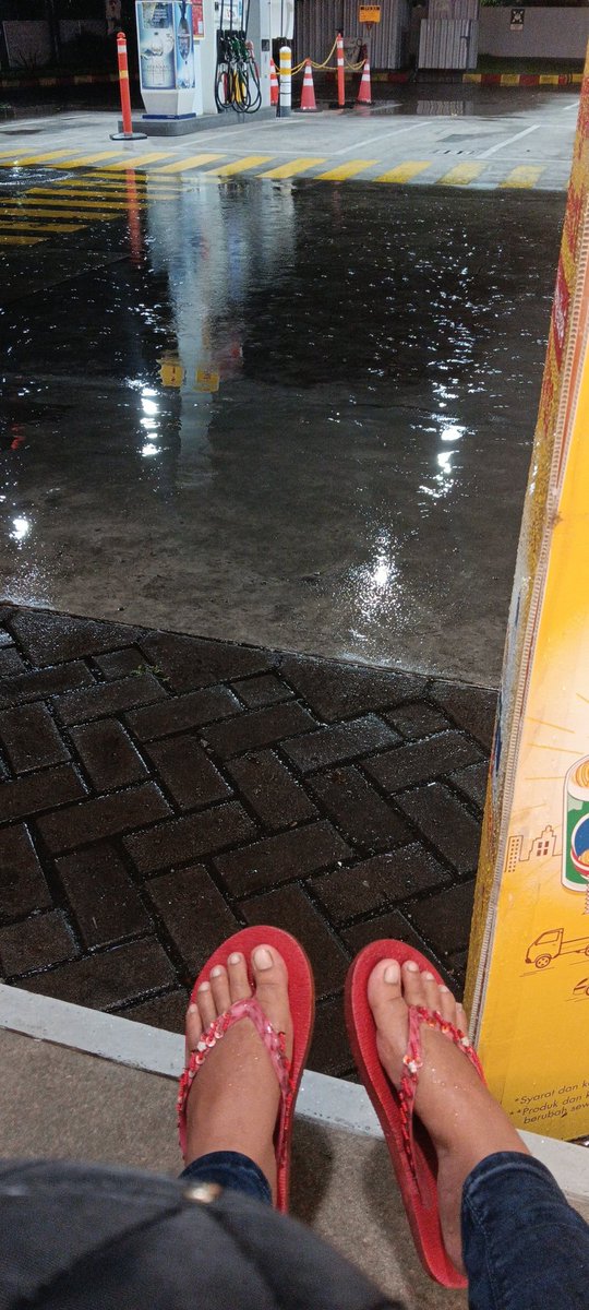 fdaraaaa's tweet photo. Sesulit apapun akan selalu diiringi oleh kemudahan. Semoga yg terbaik dalam setiap pilihan🥹🤲 https://t.co/1FcHvguNQa